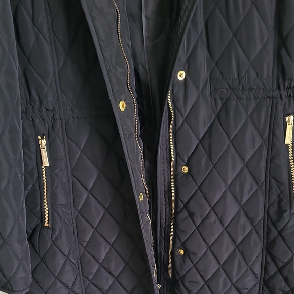 Michael Kors Black Quilted Puffer Coat with Faux Fur Collar - Picture 5 of 10